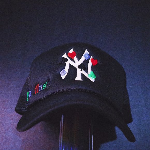 NY YANKEE TRUCKER HAT WIth CASINO Theme - Picture 1 of 8